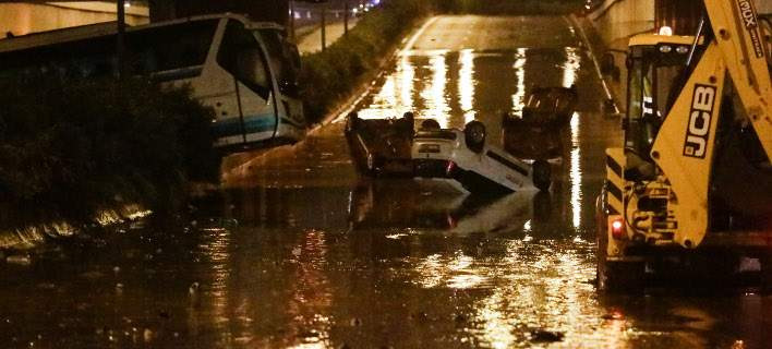 ΕΚΤΑΚΤΟ: Στους 6 οι αγνοούμενοι – Φόβοι ότι οι νεκροί θα ξεπεράσουν τους 20 – Βρέχει καταρρακτωδώς στην Αθήνα